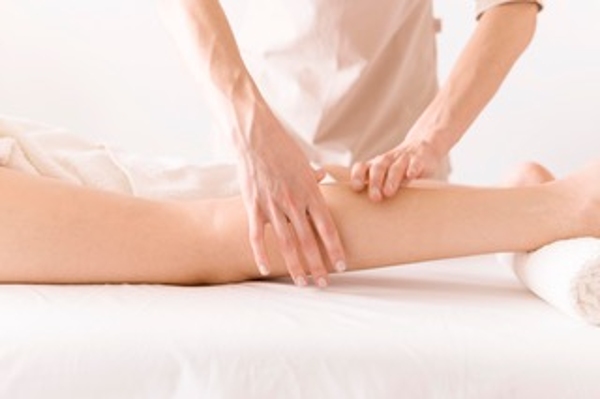 relaxing-leg-massage-therapy